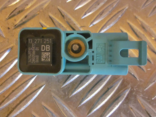 Opel Corsa D Airbag Føler Med OEM Nr. Ophugger Fra Opel Ophugger