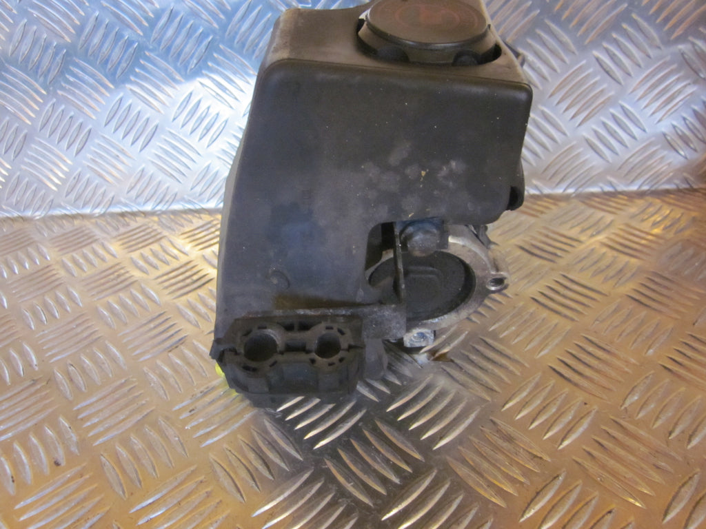 Peugeot 206 Servopumpe Med OEM Nr. 9630501680 Fra Peugeot Ophugger