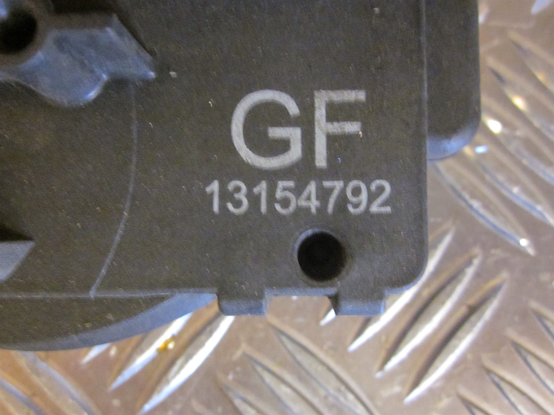 Opel Meriva A Dørlås Med OEM Nr. 13154792GF Fra Opel Ophugger