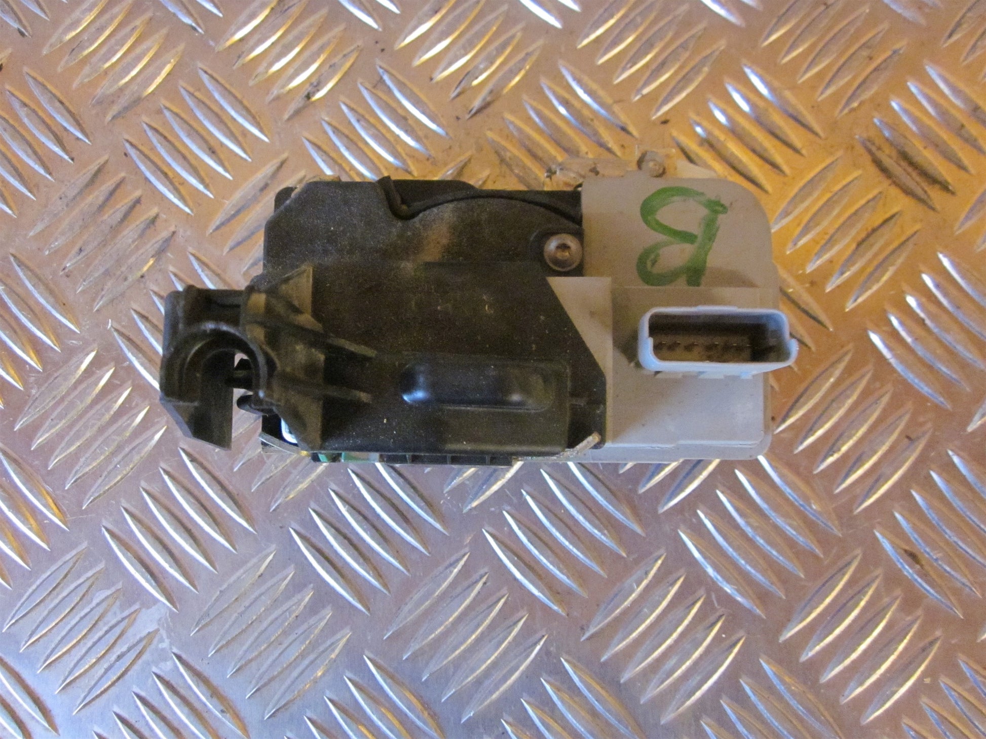 Peugeot 307 Dørlås Med OEM Nr. Ophugger Fra Peugeot Ophugger