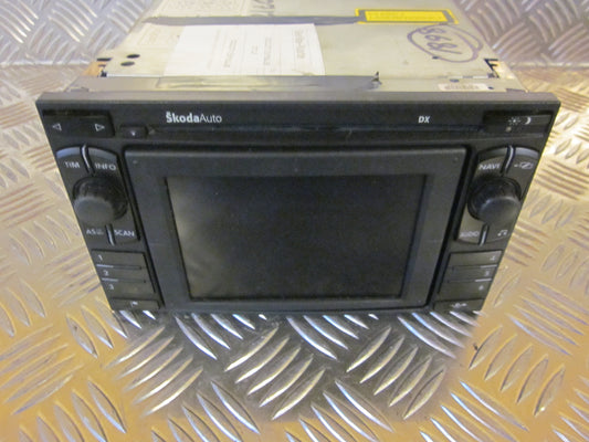 Skoda Superb Navigationsanl Med OEM Nr. 1U0035191BX Fra Skoda Ophugger