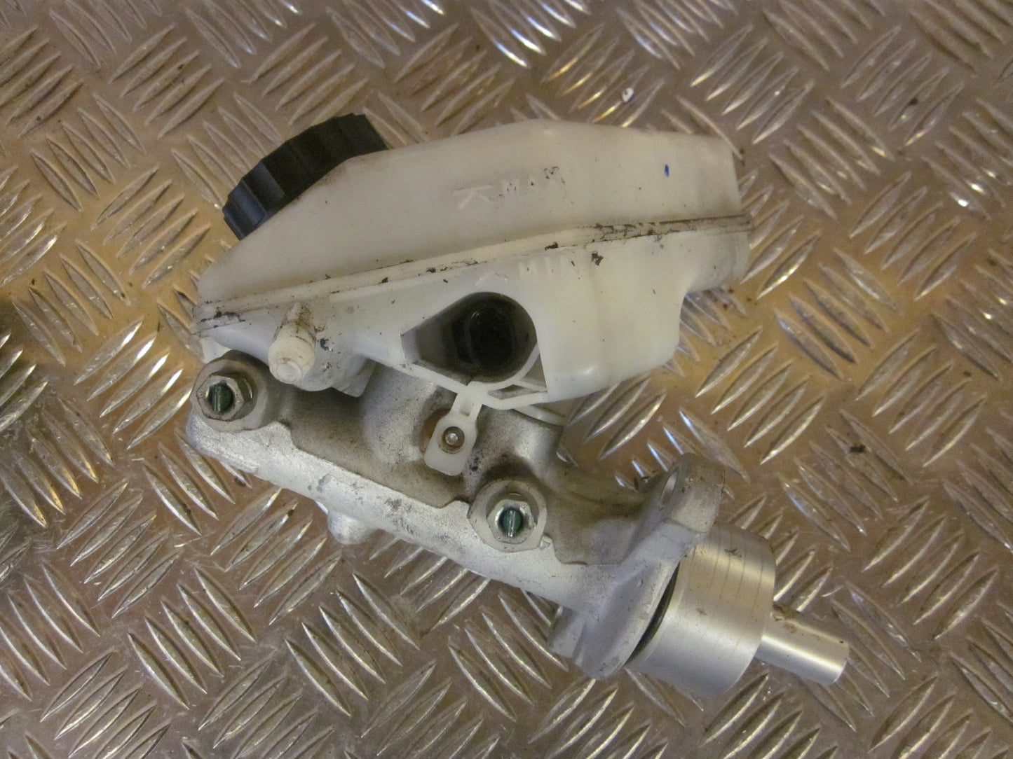 Opel Combo C Bremsehovedcylinder Med OEM Nr. Ophugger Fra Opel Ophugger