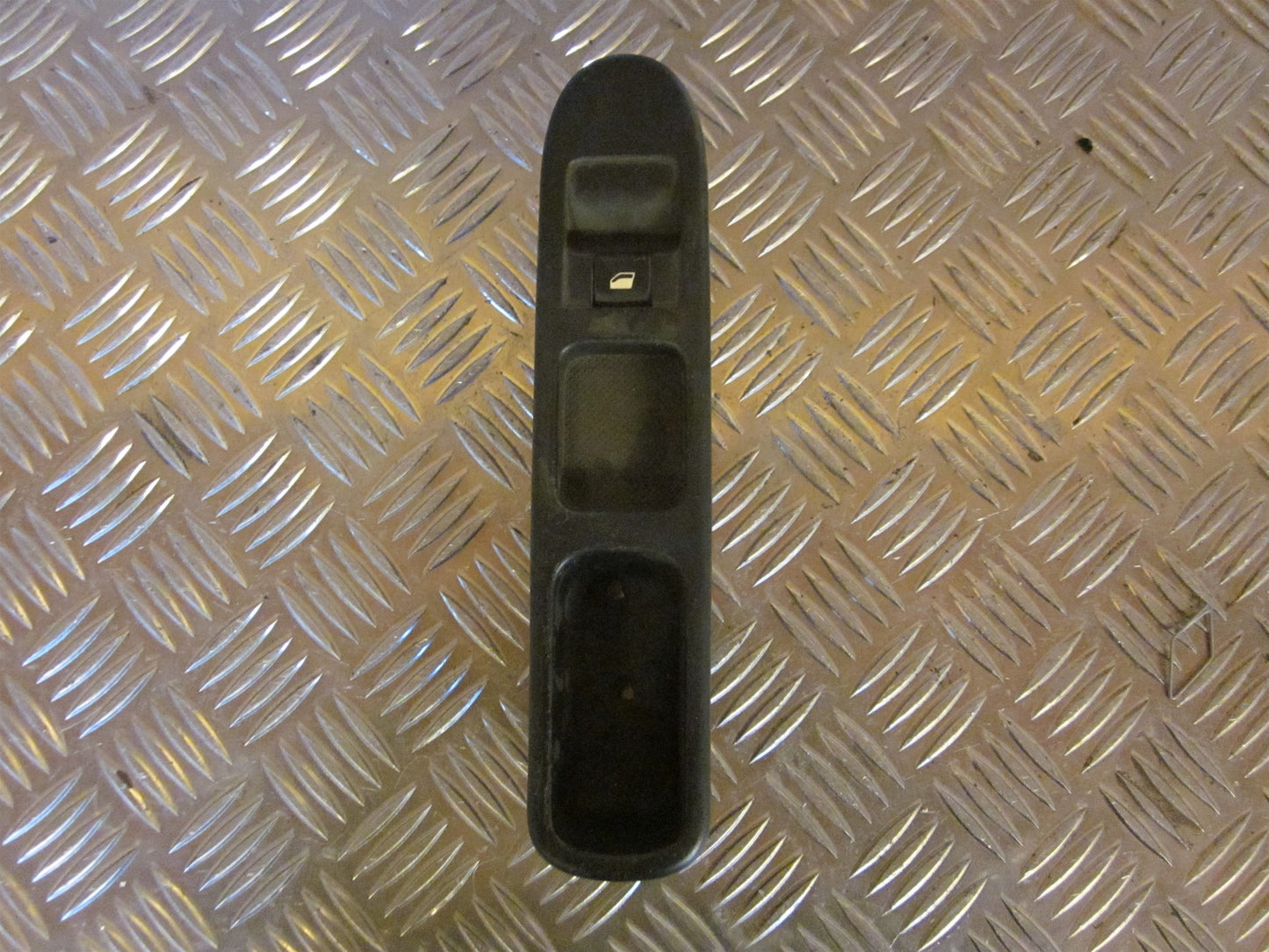 Peugeot 307 Kontakt Rudehejs Med OEM Nr. 96351625XT Fra Peugeot Ophugger