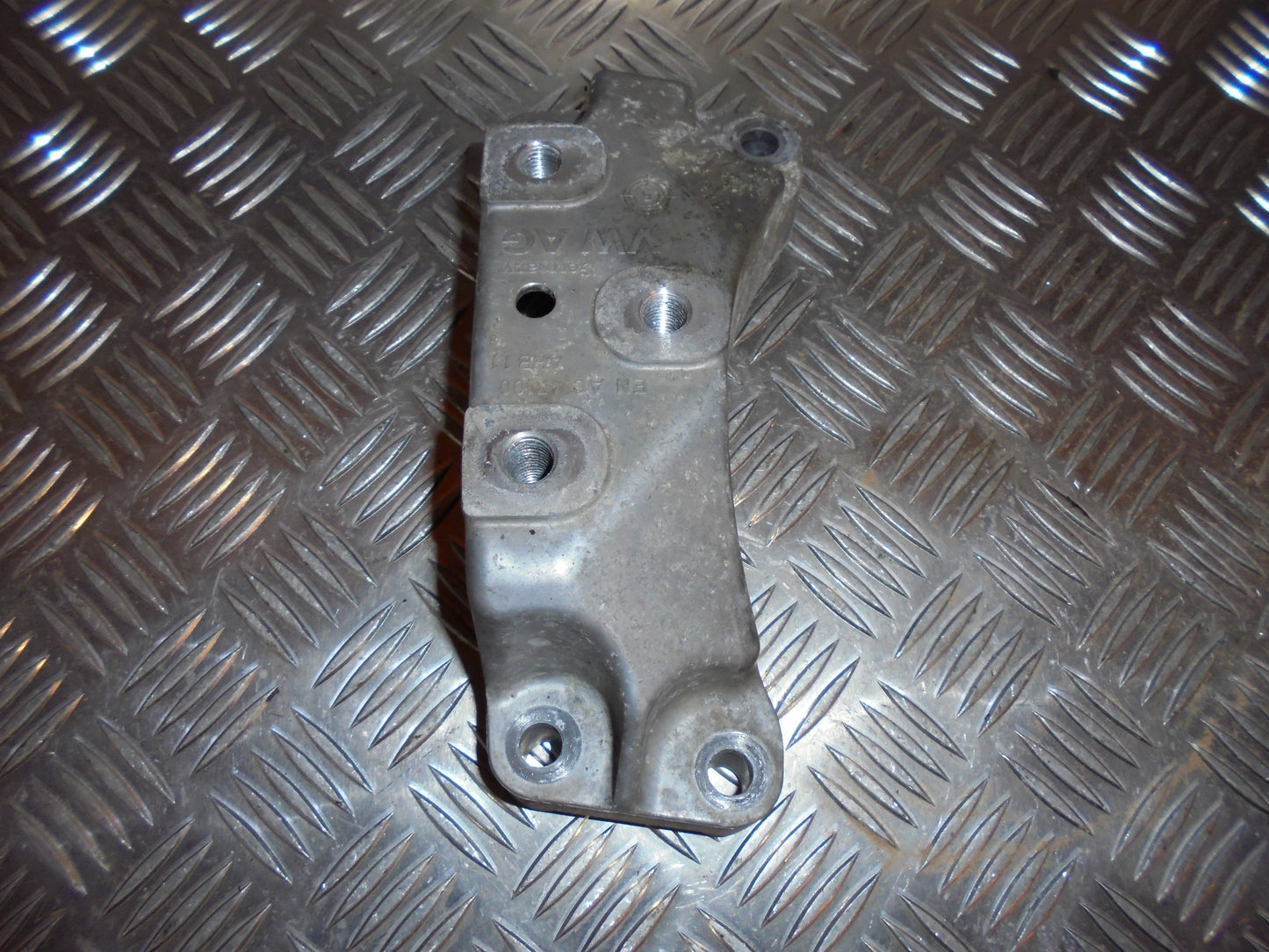 VW Golf 5 1K Motorophæng For Med OEM Nr. 1K0199117 Fra VW Ophugger