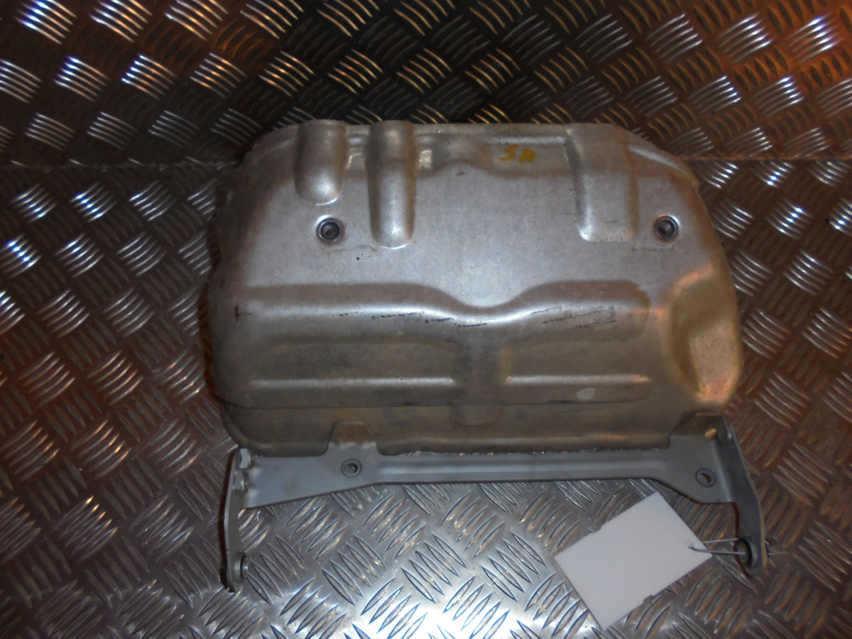 VW Golf 5 1K Varmeskjold Med OEM Nr. 022258035P Fra VW Ophugger