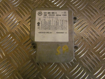VW Fox 5Z Airbag Elboks Med OEM Nr. 1C0909605K Fra VW Ophugger