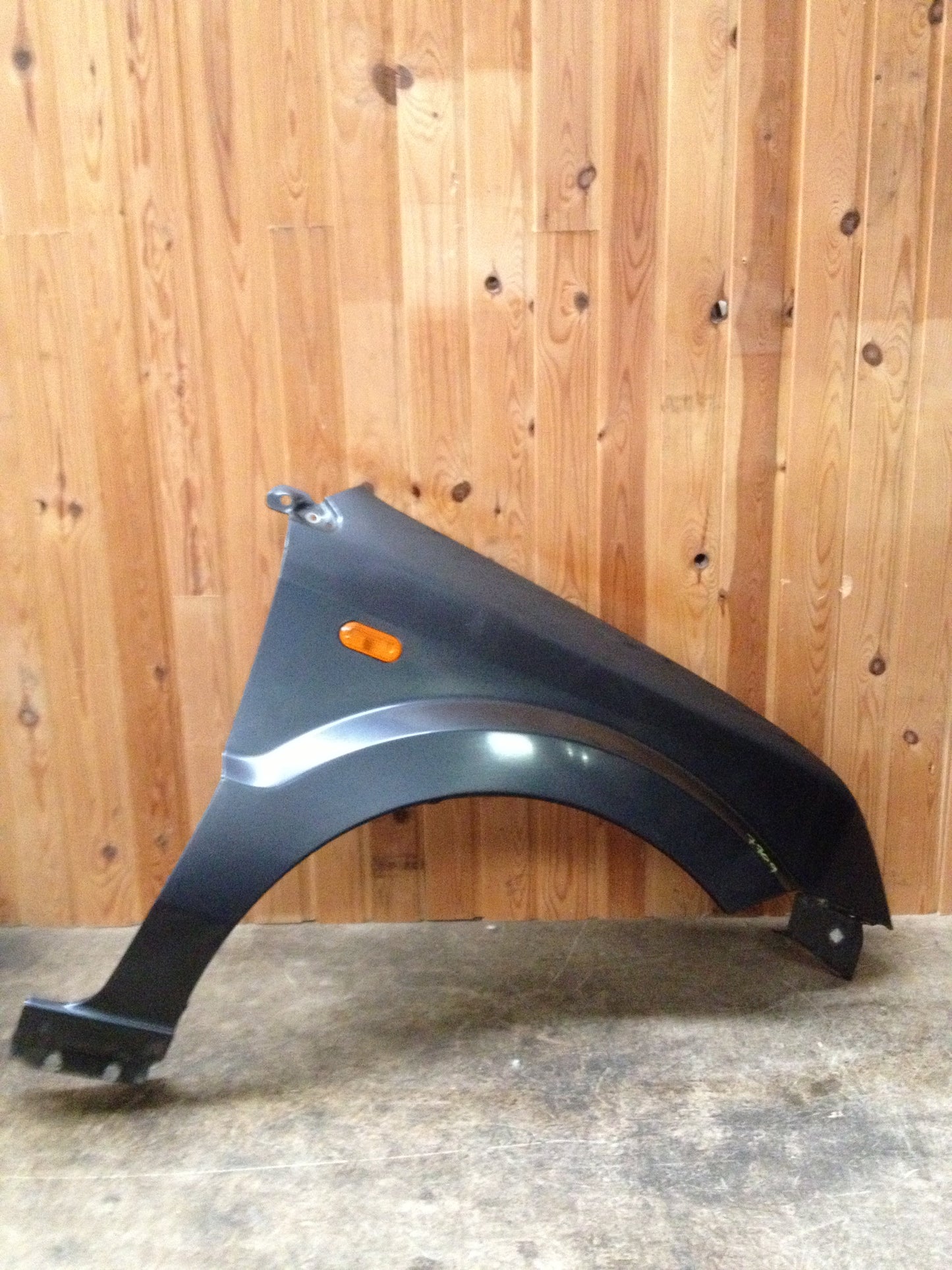 Ford Fusion 1 Forskærm H Med OEM Nr. 1420115 Fra Ford Ophugger