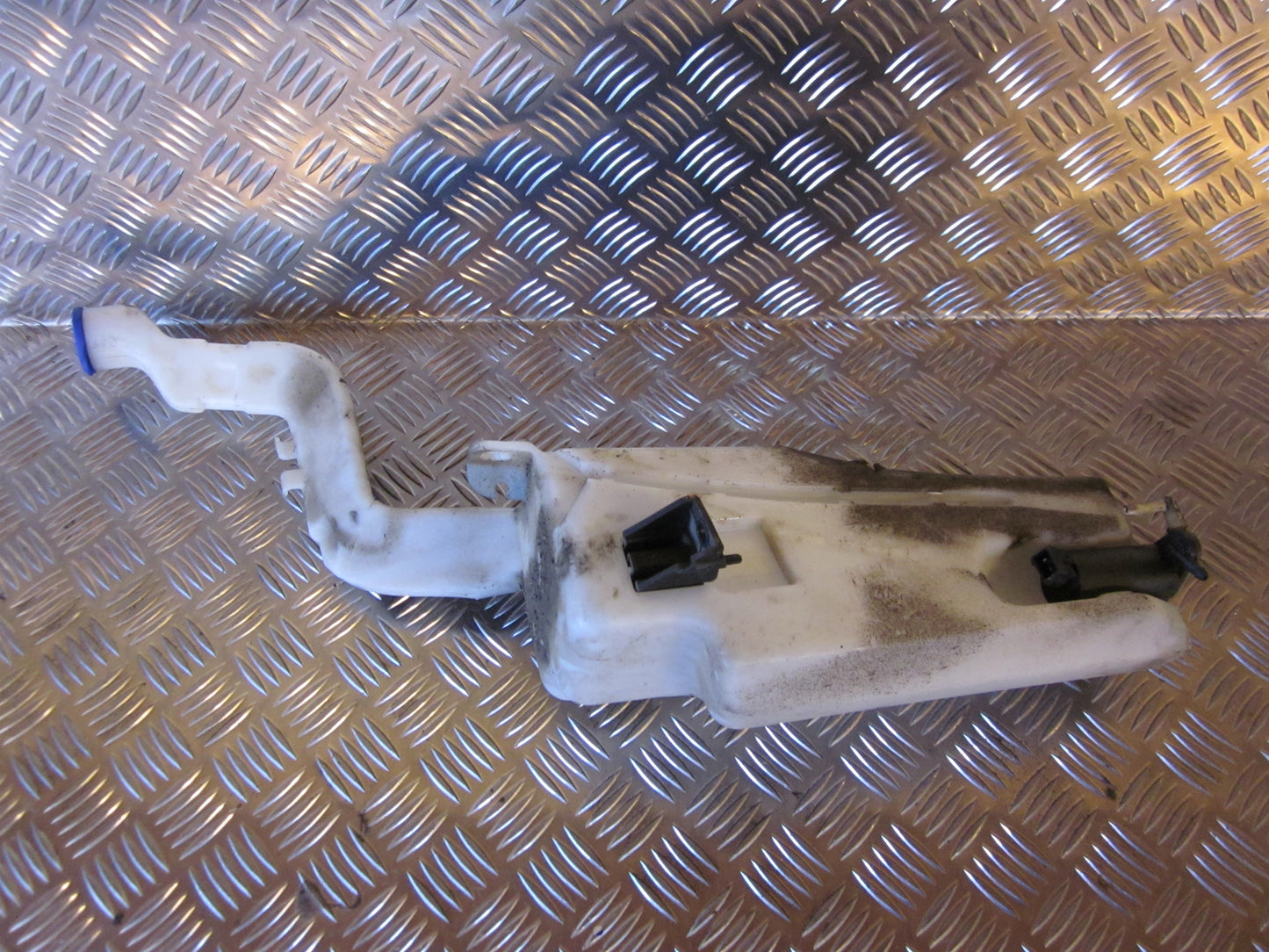 Ford Fusion 1 Sprinkler M/Motor Med OEM Nr. Ophugger Fra Ford Ophugger