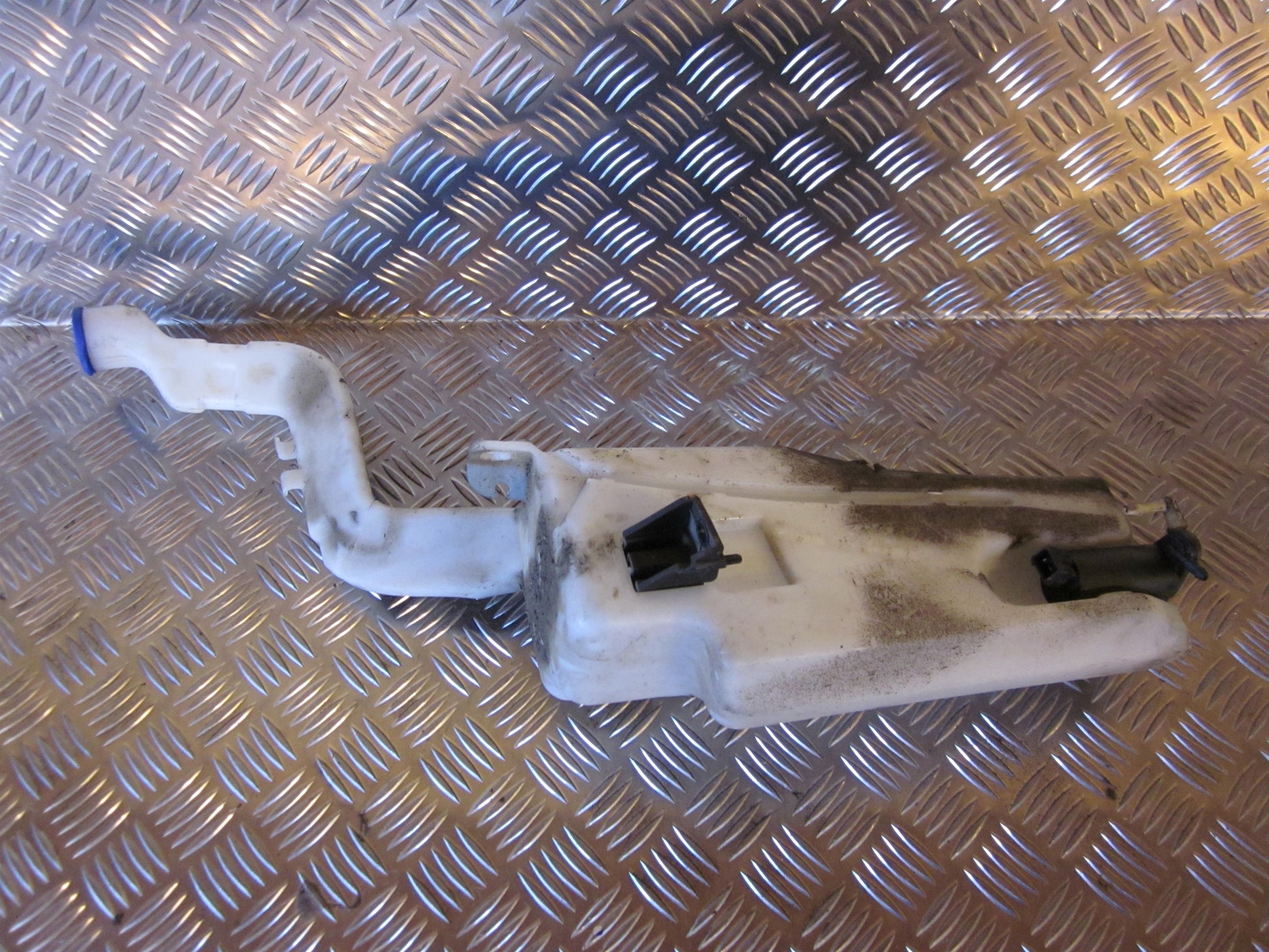 Ford Fusion 1 Sprinkler M/Motor Med OEM Nr. Ophugger Fra Ford Ophugger