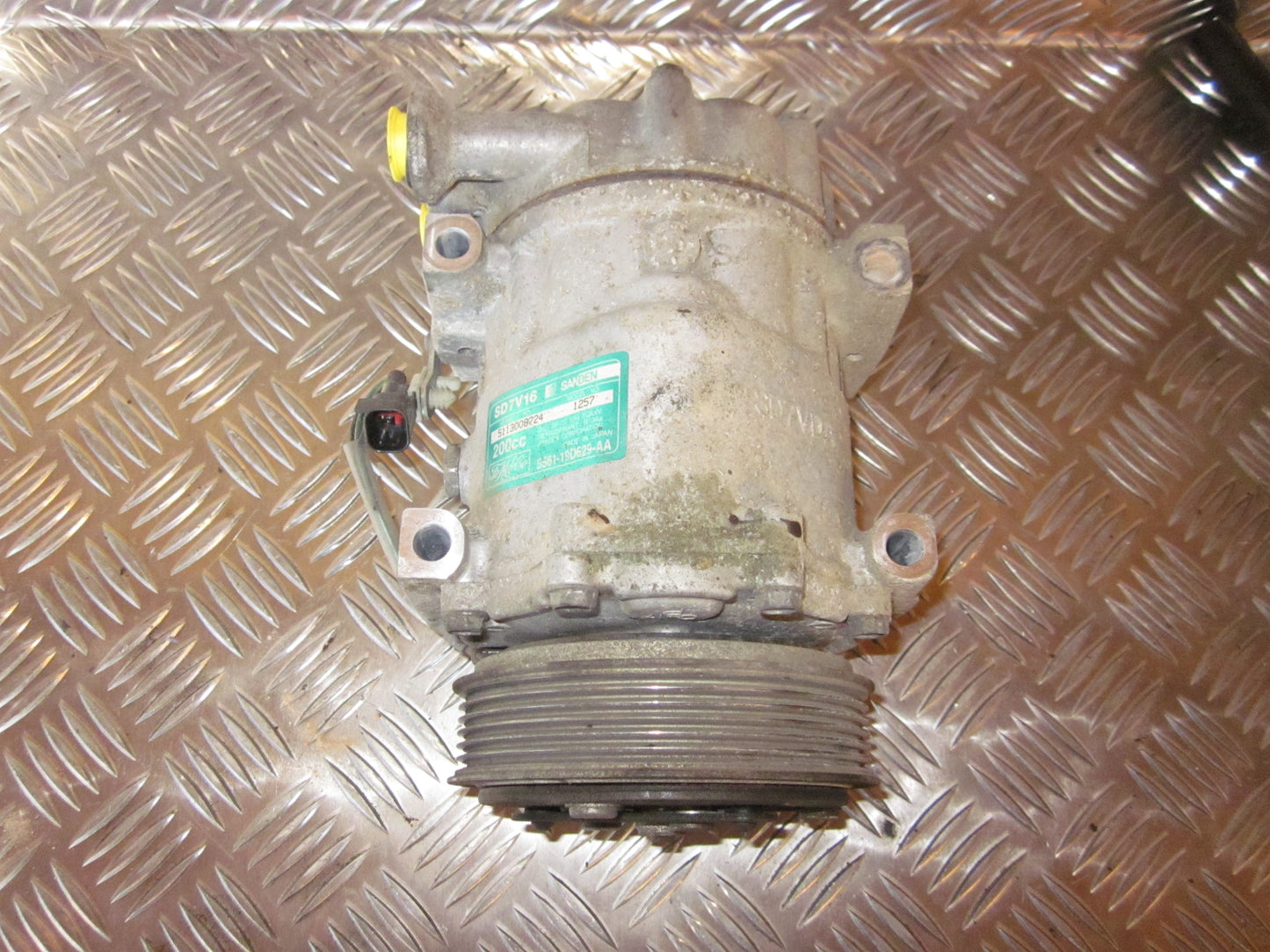 Ford Fusion 1 Aircondition Pumpe Med OEM Nr. 5S6119D629AA Fra Ford Ophugger