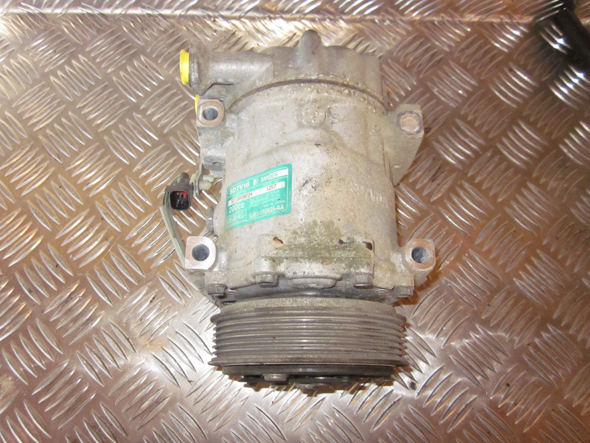 Ford Fusion 1 Aircondition Pumpe Med OEM Nr. 5S6119D629AA Fra Ford Ophugger