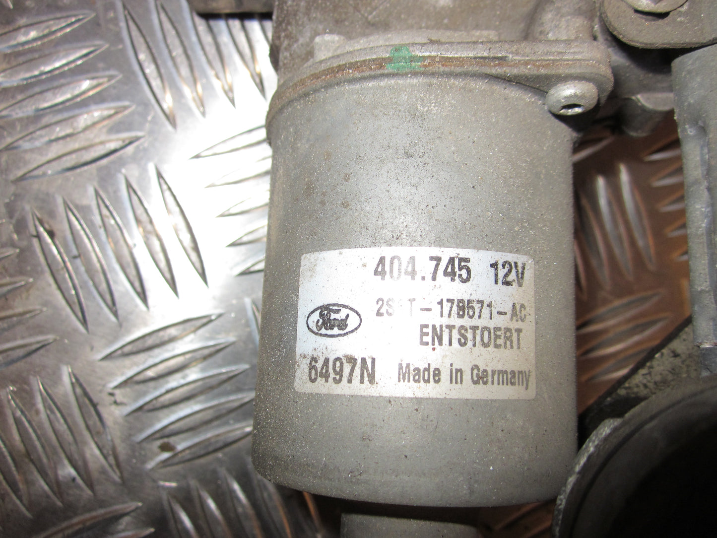 Ford Fusion 1 Viskermotor Med OEM Nr. Ophugger Fra Ford Ophugger