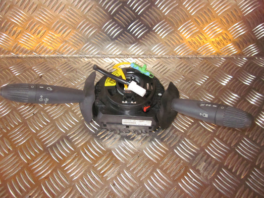 Fiat Panda Kontakt Combi Med OEM Nr. 735398128 Fra Fiat Ophugger