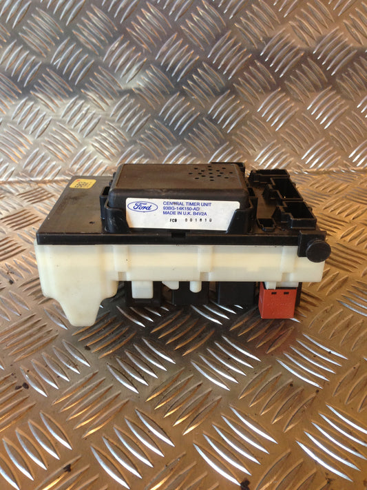 Ford Mondeo 2 Sikringsboks Med OEM Nr. Ophugger Fra Ford Ophugger