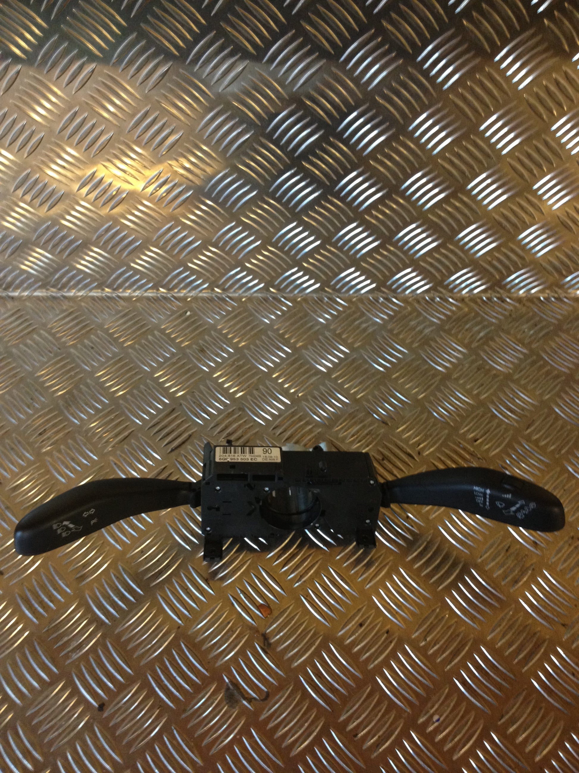 Skoda Fabia Kontakt Combi Med OEM Nr. 6Q0953503EC Fra Skoda Ophugger