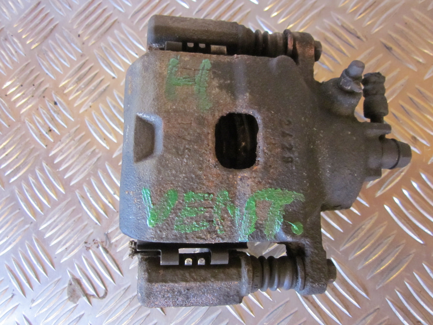 Suzuki Alto Bremsekaliber HF Med OEM Nr. Ophugger Fra Suzuki Ophugger