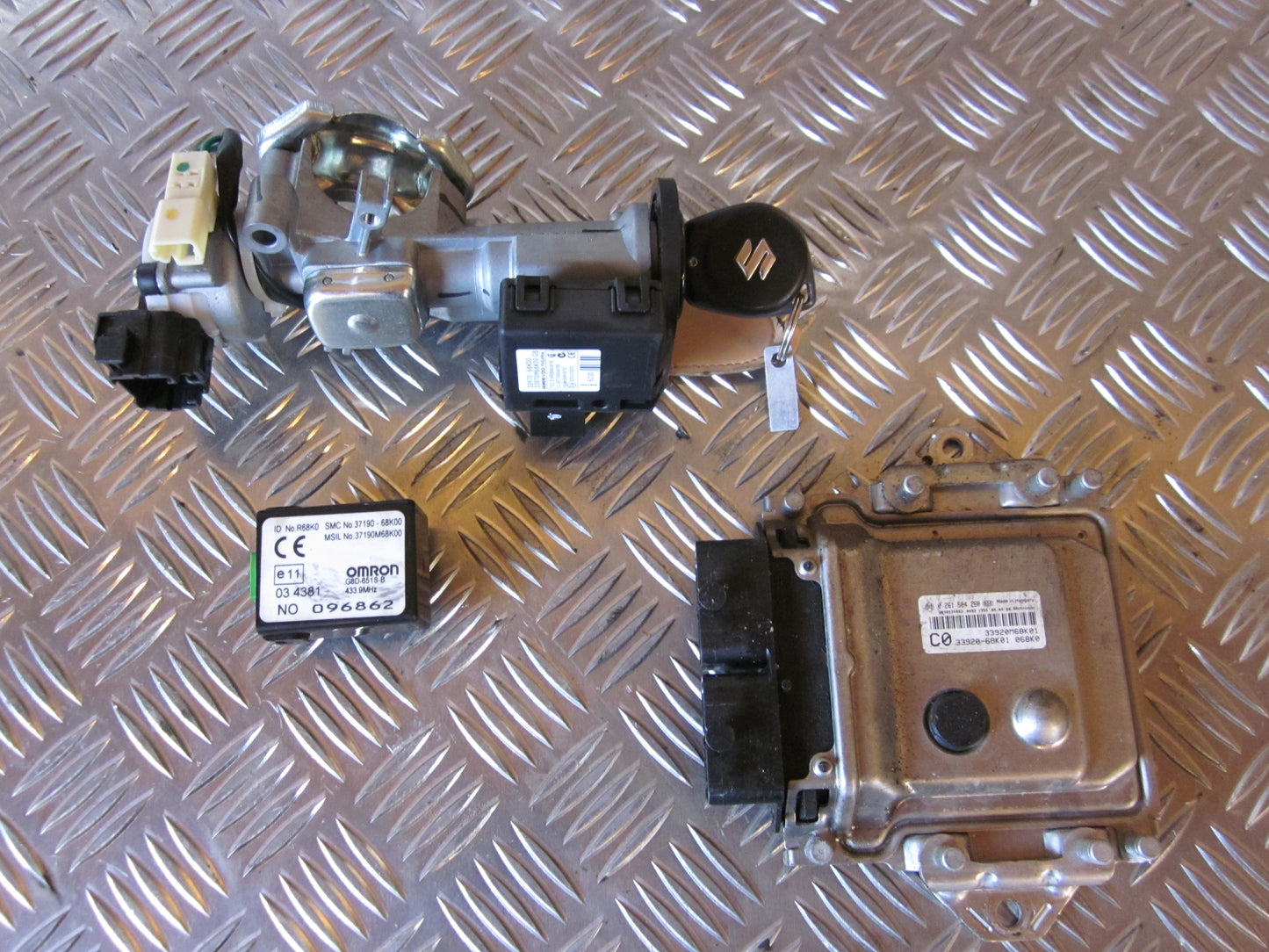 Suzuki Alto Motorstyring - Motorstyreboks - Injection Elboks Med OEM Nr. Ophugger Fra Suzuki Ophugger