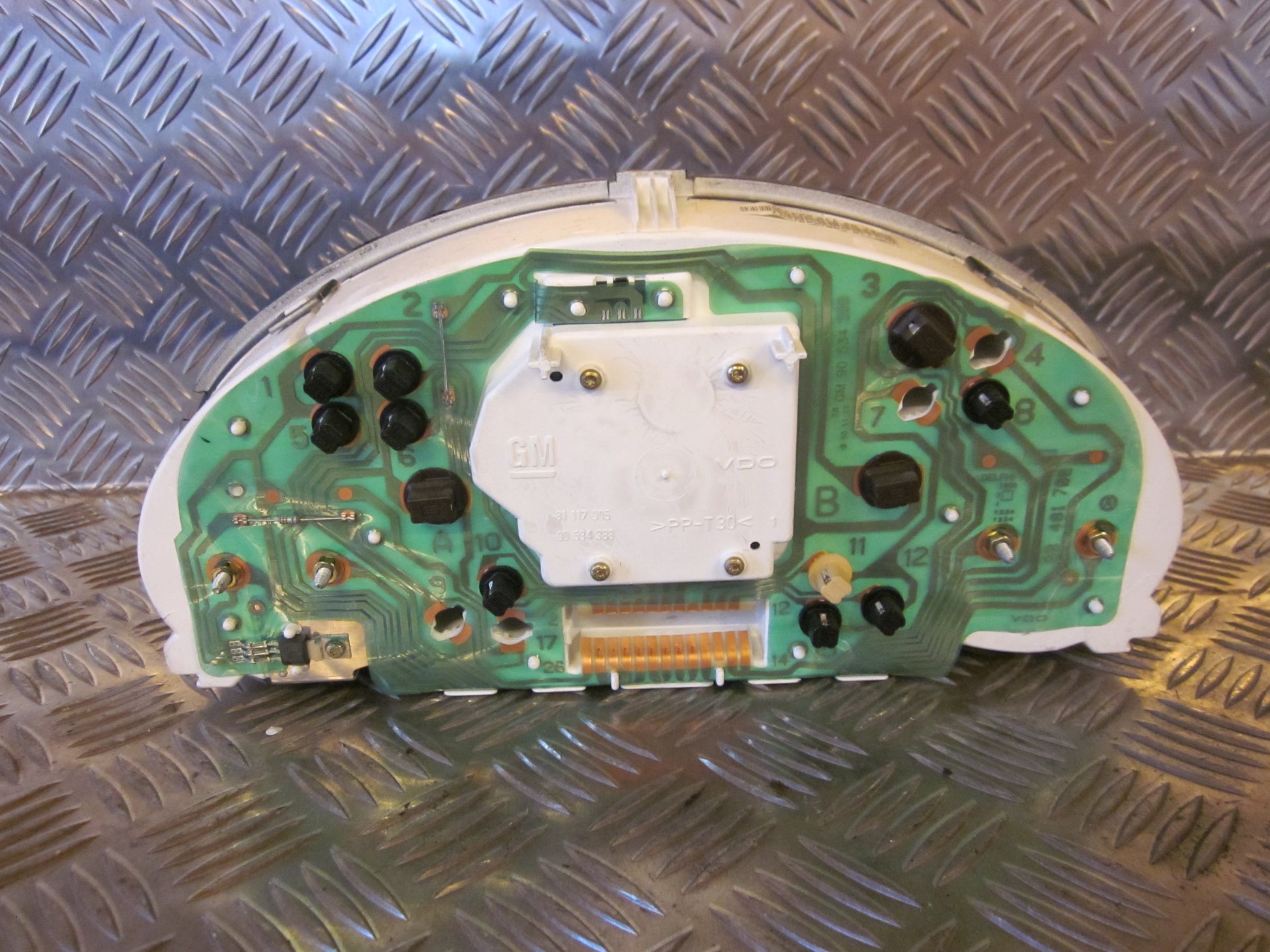 Opel Corsa B Instrument  Med OEM Nr. Ophugger Fra Opel Ophugger