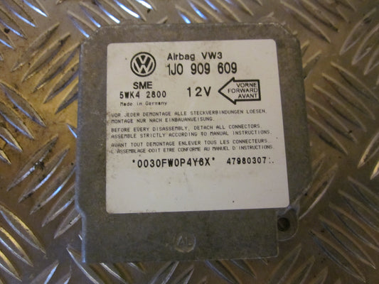 VW Golf 4 1J Airbag Elboks Med OEM Nr. Ophugger Fra VW Ophugger