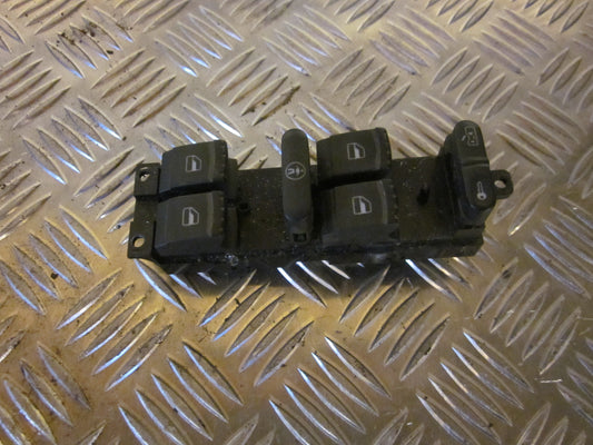 VW Golf 4 1J Kontakt Rudehejs Med OEM Nr. 1J4959857 Fra VW Ophugger