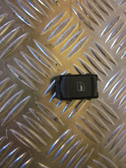 VW Golf 4 1J Kontakt Rudehejs Med OEM Nr. Ophugger Fra VW Ophugger