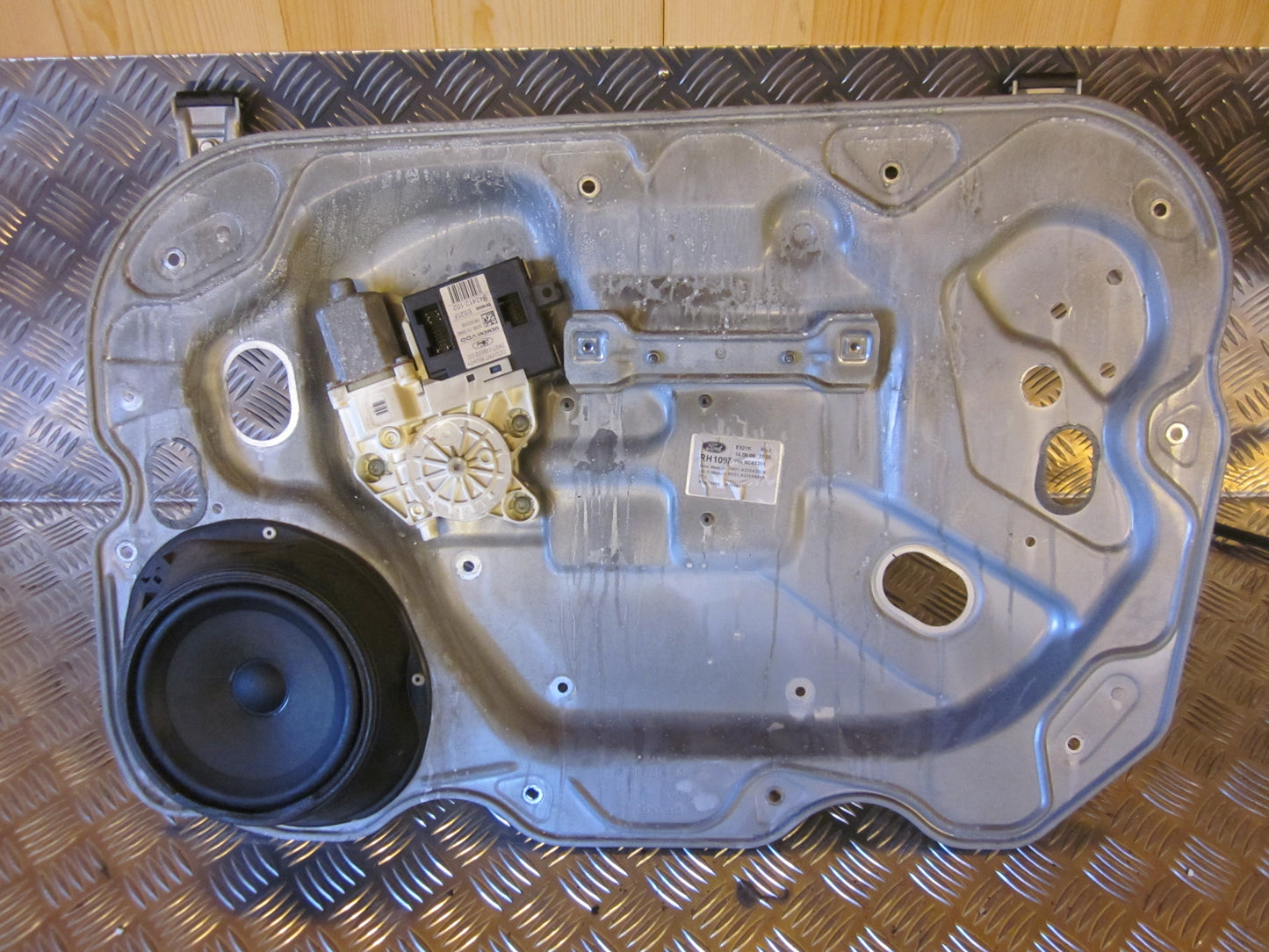 Ford Focus Rudemotor - Rudehejs Med OEM Nr. Ophugger Fra Ford Ophugger