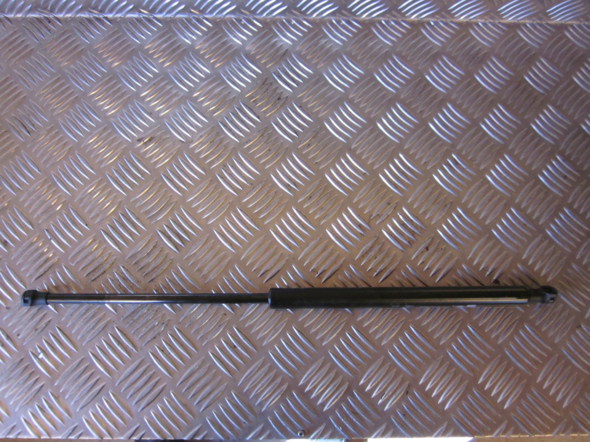 Citroen C5 Fronthjelmsdæmper Med OEM Nr. Ophugger Fra Citroen Ophugger