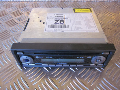 Chevrolet Nubira Radio M/Cd Med OEM Nr. 96454095 Fra Chevrolet Ophugger