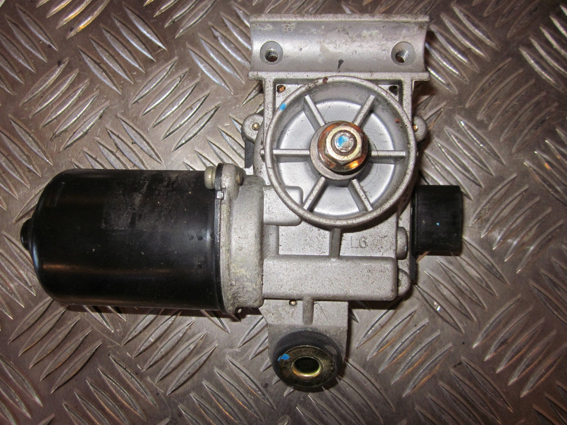 Chevrolet Nubira Viskermotor Med OEM Nr. Ophugger Fra Chevrolet Ophugger