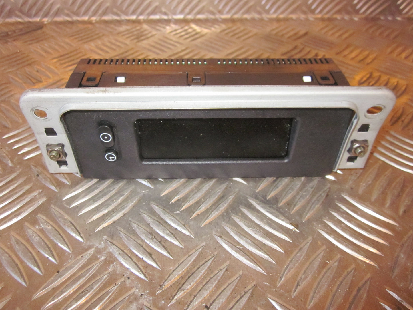 Opel Agila A Ur Med OEM Nr. Ophugger Fra Opel Ophugger