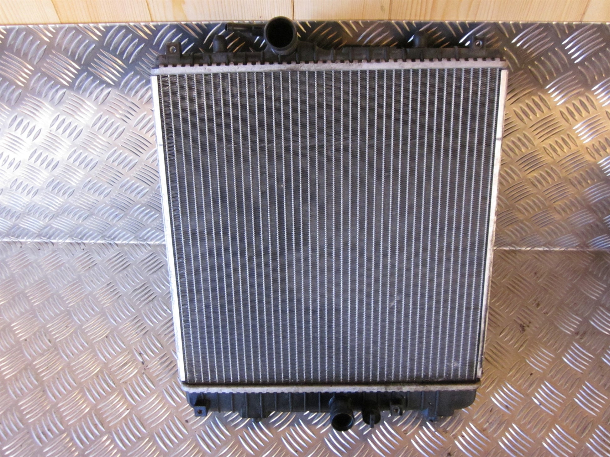 Opel Agila A Køler Med OEM Nr. Ophugger Fra Opel Ophugger