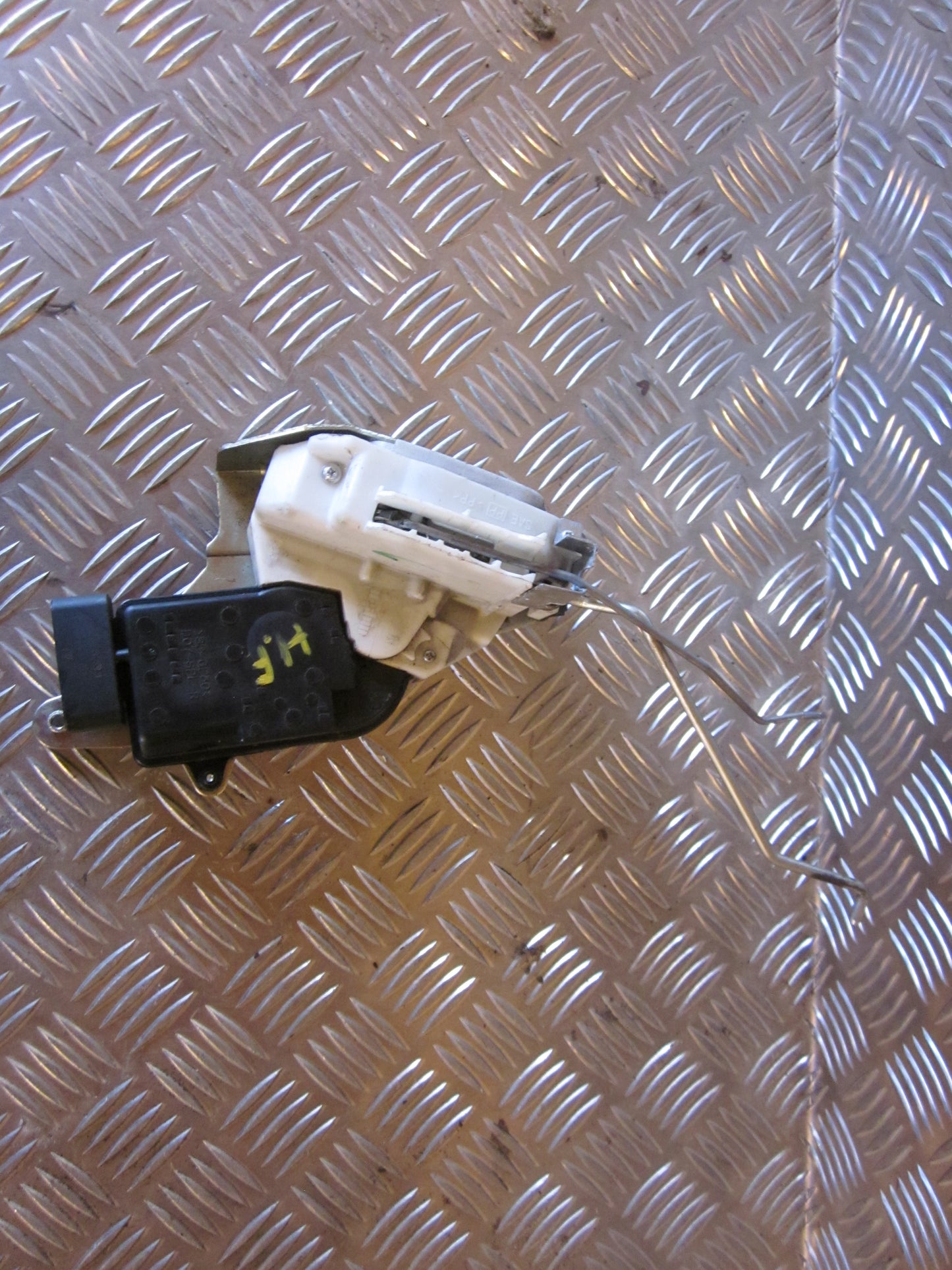 Opel Agila A Dørlås Med OEM Nr. Ophugger Fra Opel Ophugger