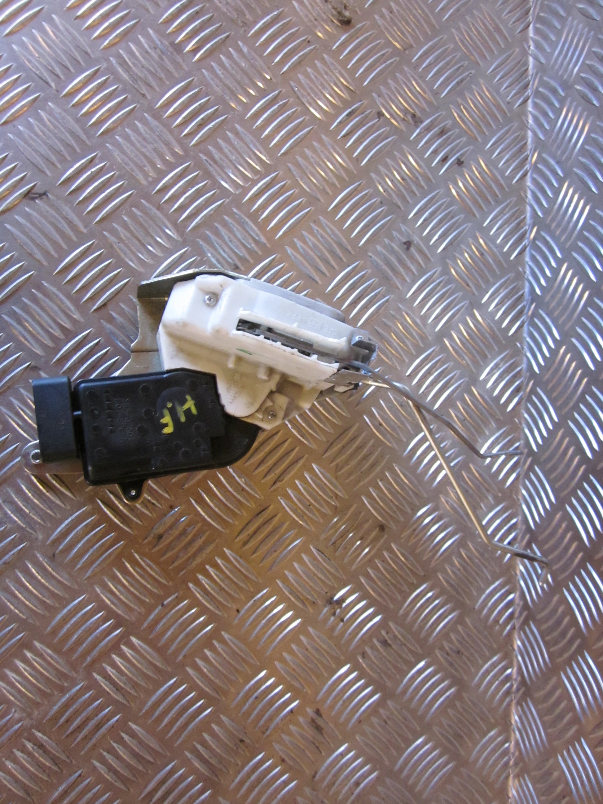 Opel Agila A Dørlås Med OEM Nr. Ophugger Fra Opel Ophugger