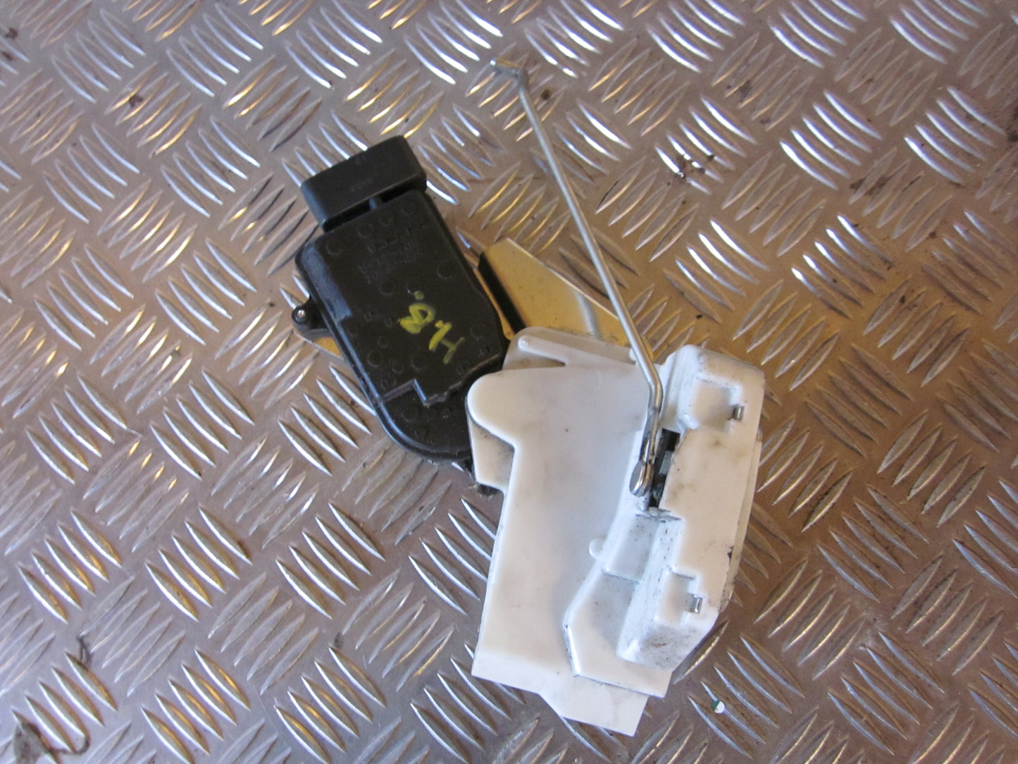 Opel Agila A Dørlås Med OEM Nr. Ophugger Fra Opel Ophugger