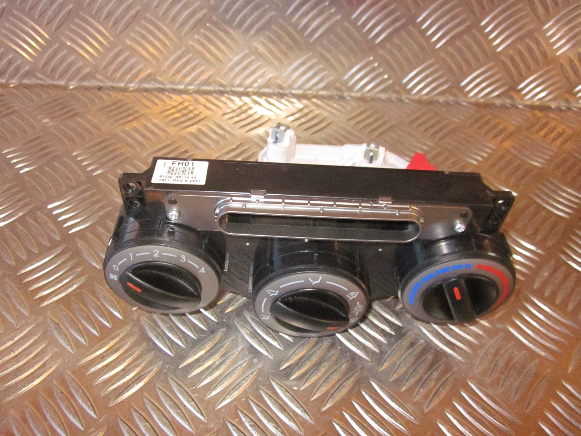 Hyundai I10 Varmeregulering Med OEM Nr. 792500X110 Fra Hyundai Ophugger