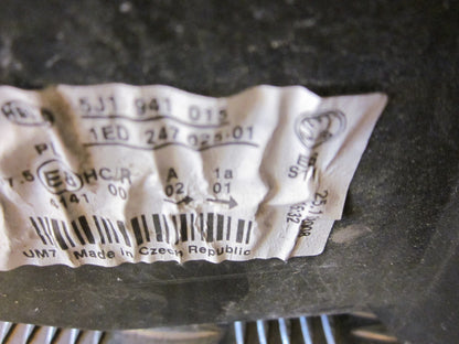 Skoda Fabia Forlygte Med OEM Nr. 5J1941015 Fra Skoda Ophugger