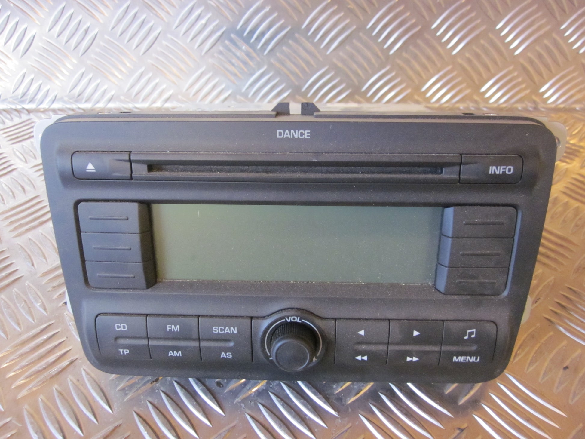 Skoda Fabia Radio M/Cd Med OEM Nr. 5J0035161A Fra Skoda Ophugger