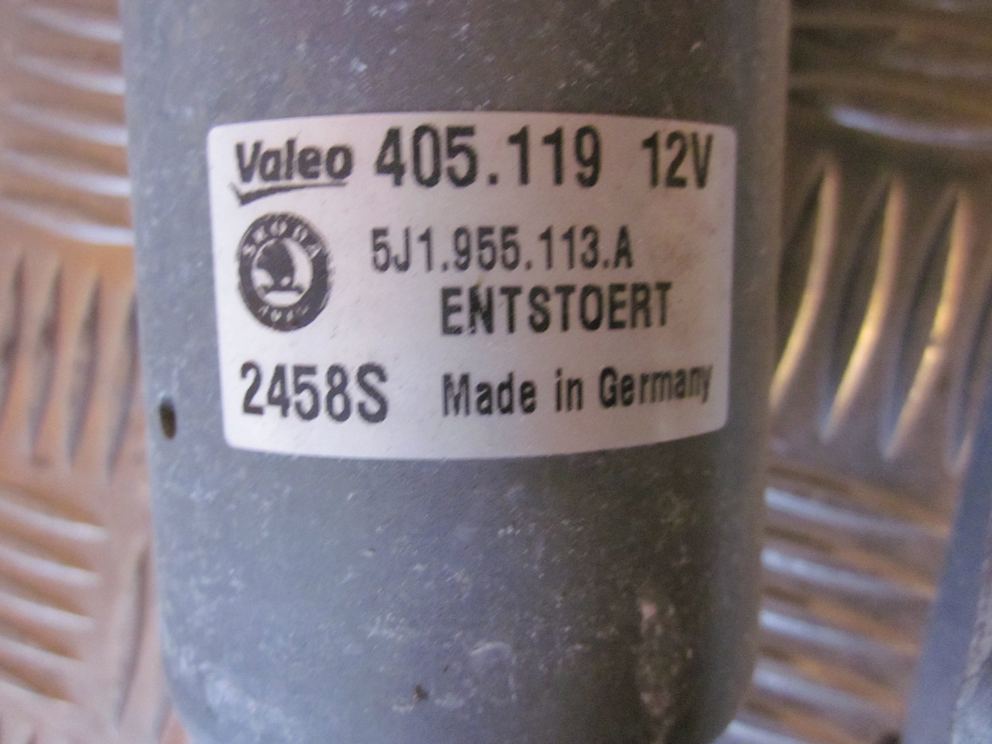 Skoda Fabia Viskermotor Med OEM Nr. 5J51955113A Fra Skoda Ophugger
