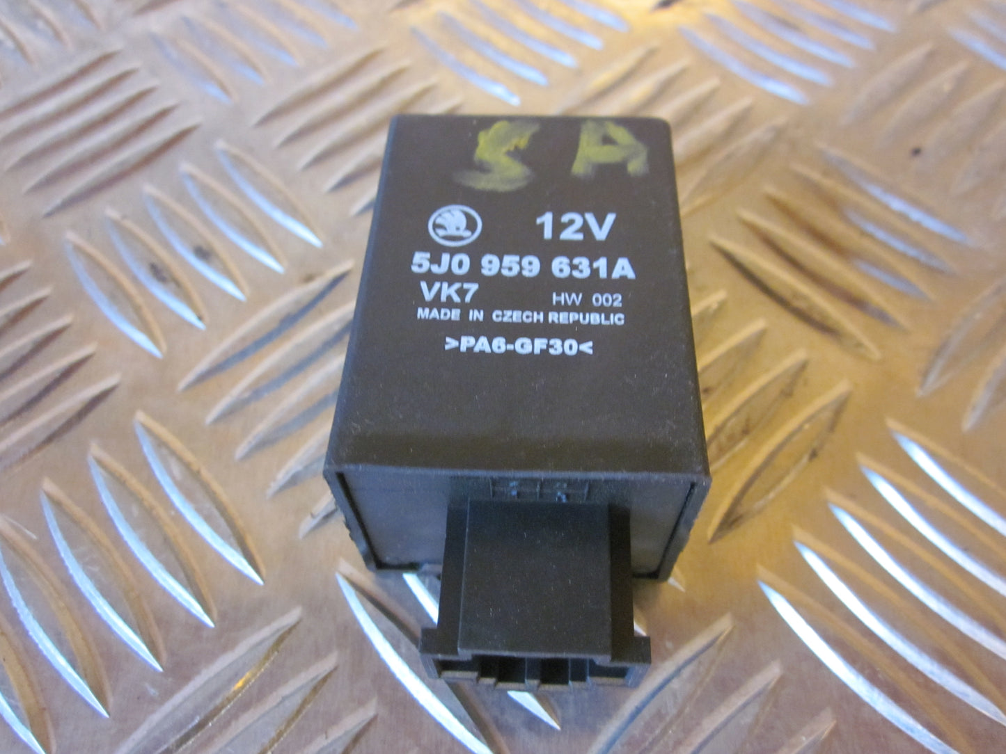 Skoda Fabia Relæ Diverse Med OEM Nr. 5J0959631A Fra Skoda Ophugger