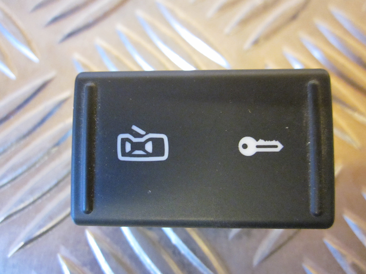 Skoda Fabia Kontakt Diverse Med OEM Nr. 5J0962125 Fra Skoda Ophugger