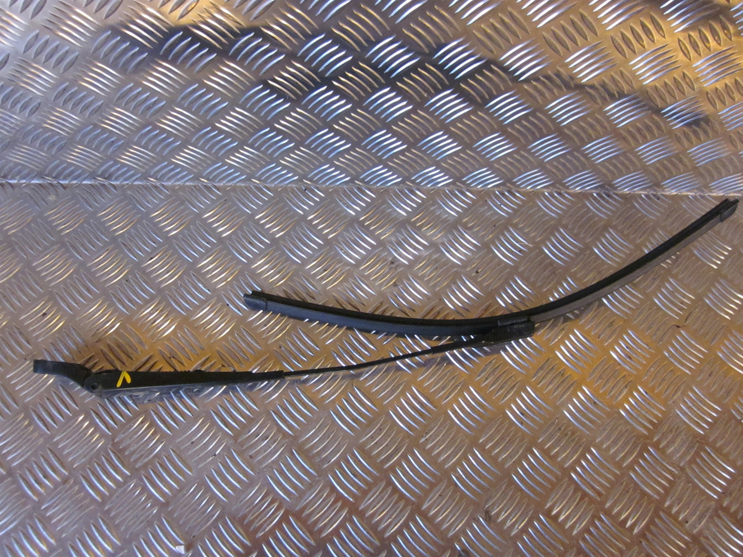 Skoda Fabia Viskerarm Med OEM Nr. 5J1955409B Fra Skoda Ophugger