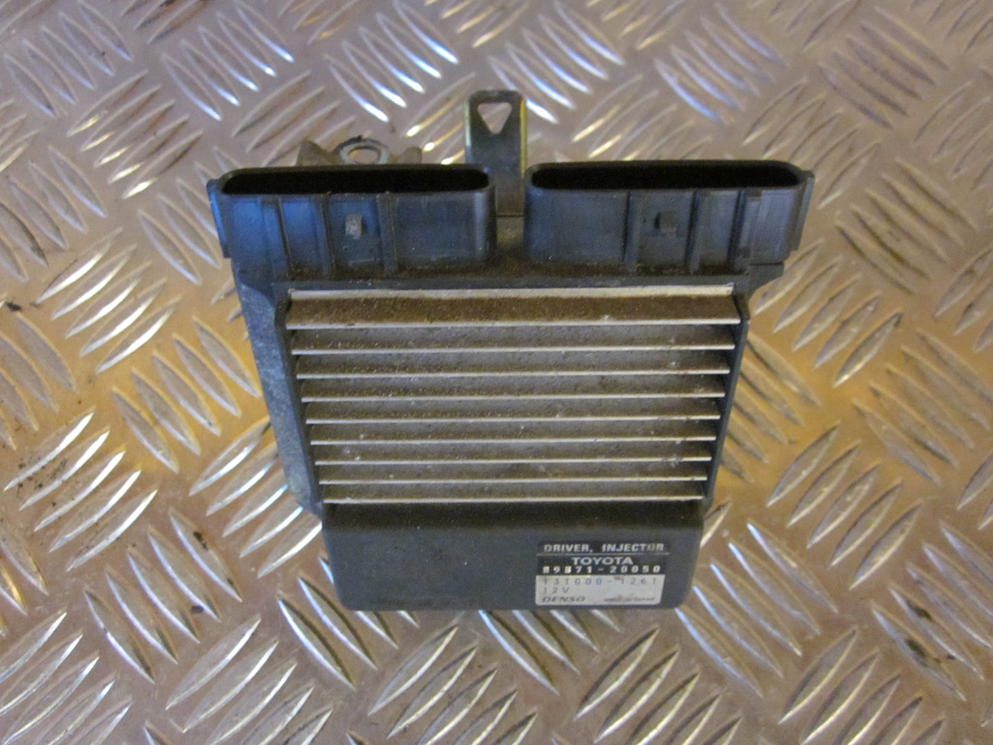 Toyota Corolla E12 Motorstyring - Motorstyreboks - Injection Elboks Med OEM Nr. Ophugger Fra Toyota Ophugger