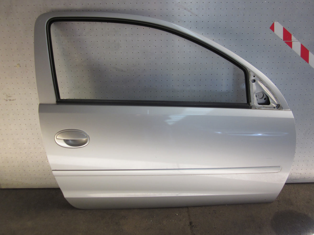 Opel Corsa C Dør H 2 Dørs Med OEM Nr. 13114688 Fra Opel Ophugger