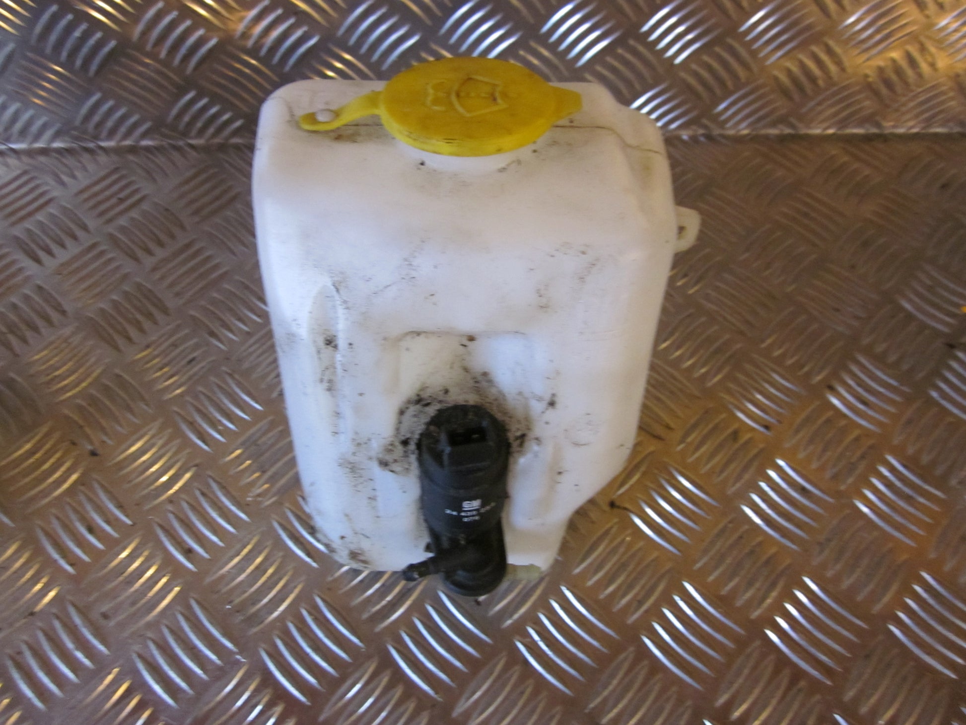 Opel Corsa C Sprinkler M/Motor Med OEM Nr. 24439254076 Fra Opel Ophugger