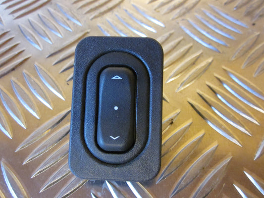 Opel Corsa C Kontakt Rudehejs Med OEM Nr. Ophugger Fra Opel Ophugger