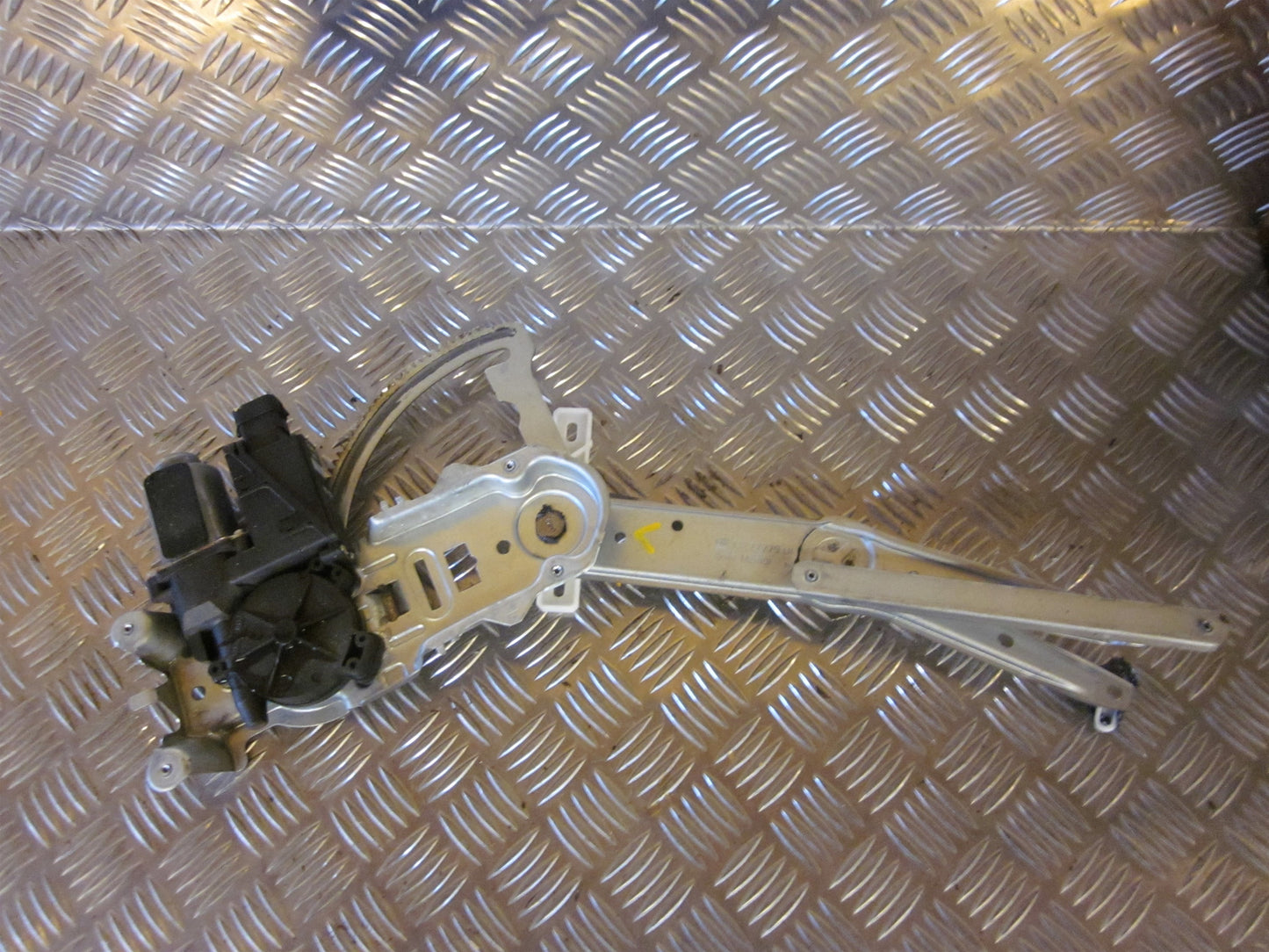 Opel Corsa C Rudemotor - Rudehejs Med OEM Nr. Ophugger Fra Opel Ophugger