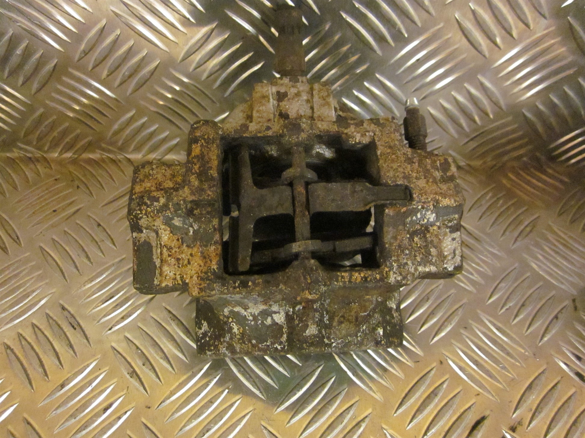 Mercedes C 180-280 W202 Bremsekaliber HB Med OEM Nr. Ophugger Fra Mercedes Ophugger