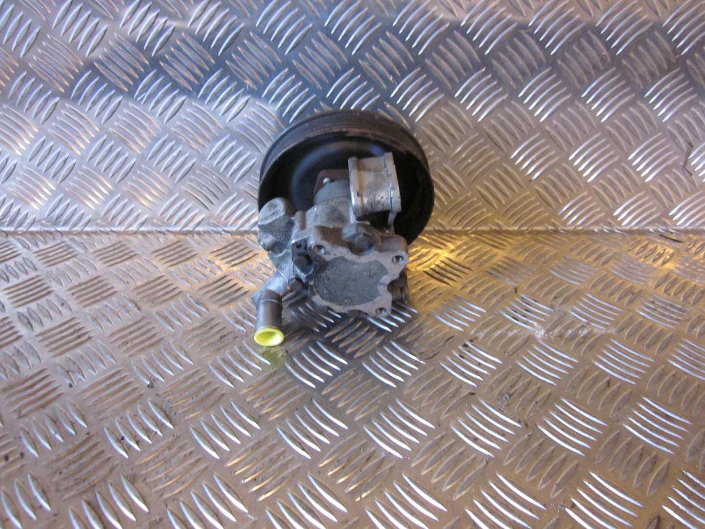 Mercedes VITO W638 Servopumpe Med OEM Nr. Ophugger Fra Mercedes Ophugger