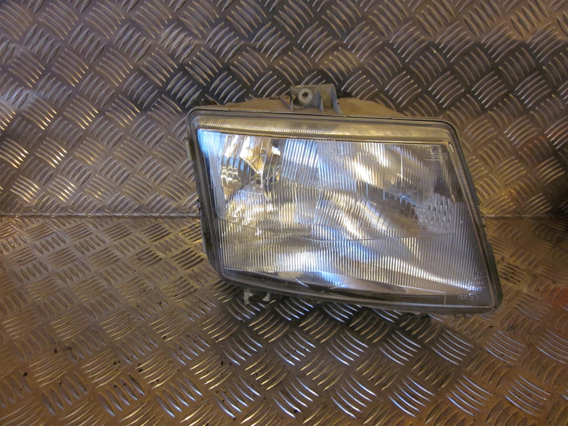 Mercedes VITO W638 Forlygte Med OEM Nr. Ophugger Fra Mercedes Ophugger