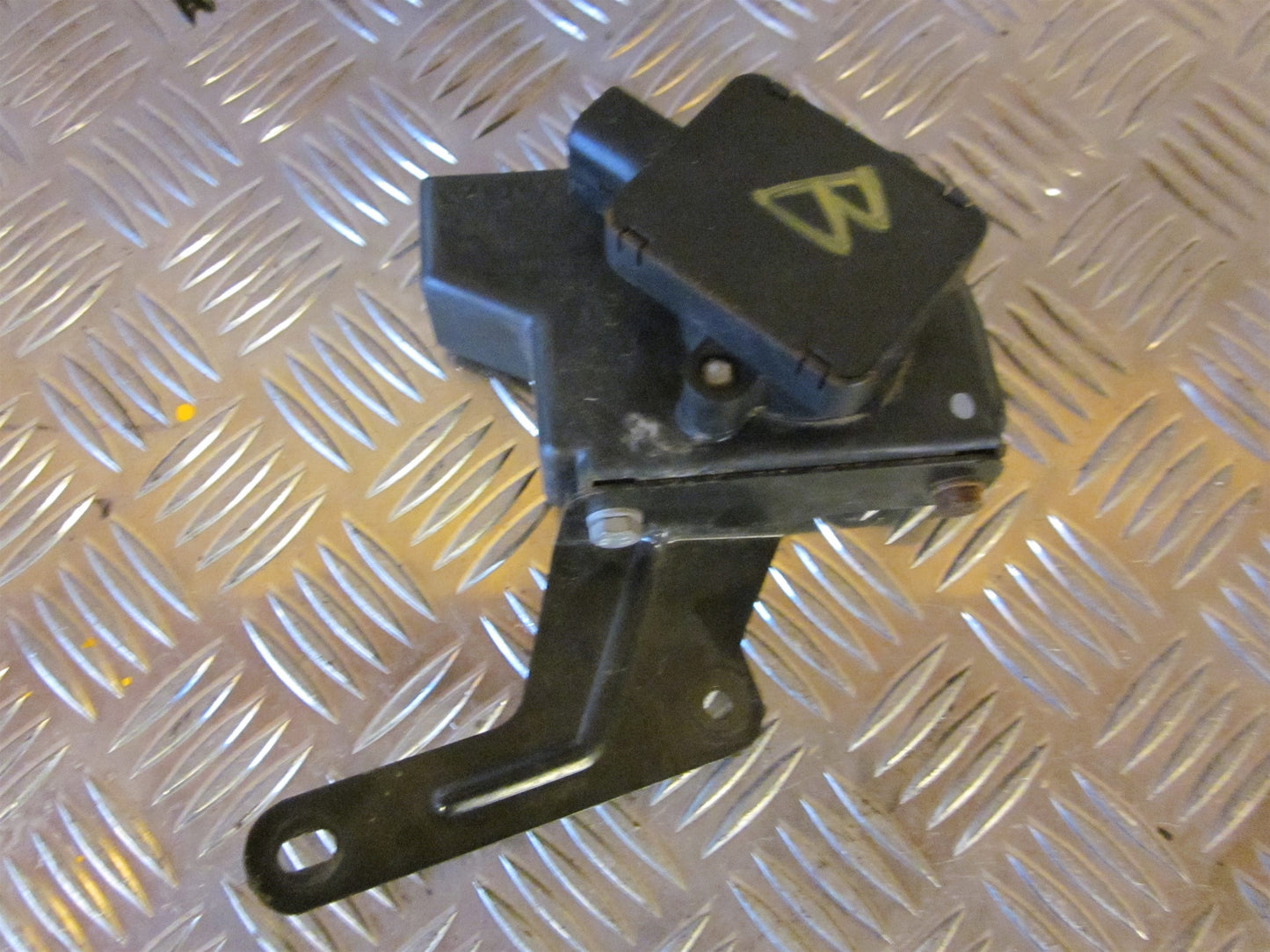 Peugeot 306 Speederkontakt Med OEM Nr. 9635553580 Fra Peugeot Ophugger